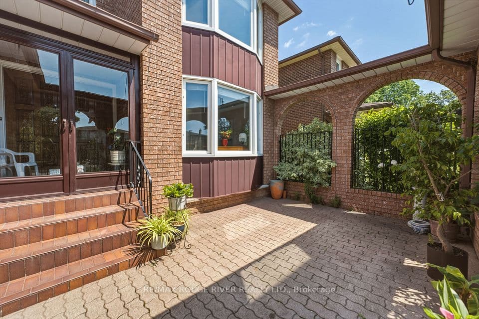 51 Sugarbush Square, Toronto, ON M1C 3M6 – photo 3