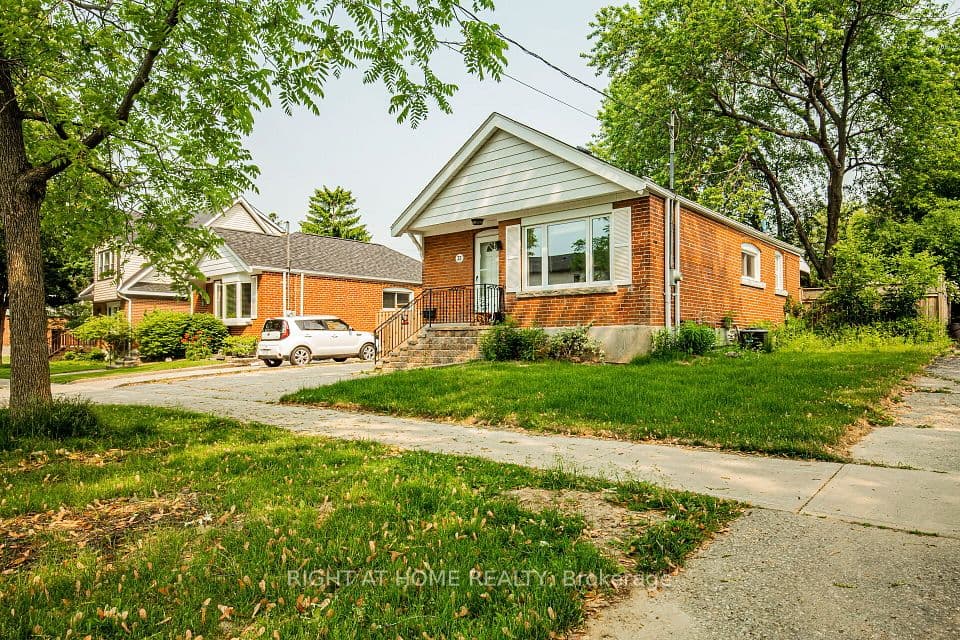 32 Florens Avenue, Toronto, ON M1L 1R6 – photo 3