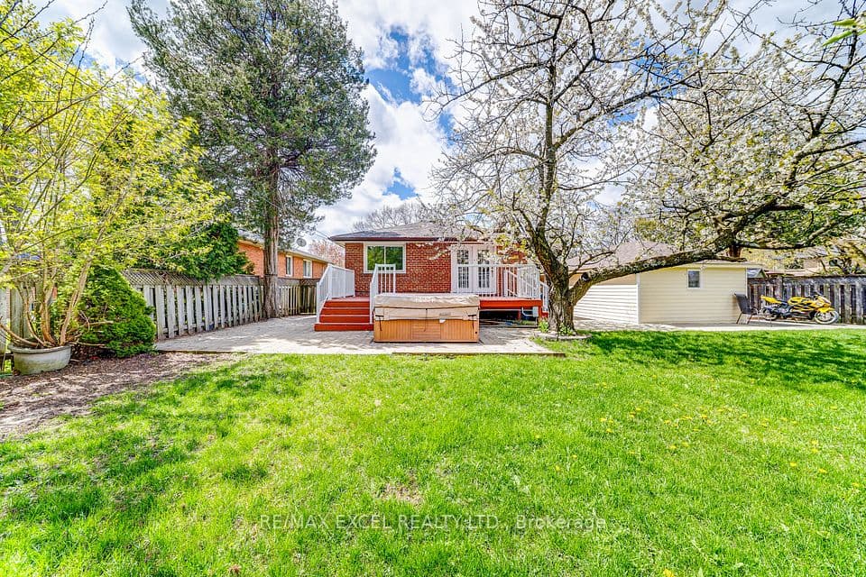 51 Tordale Crescent, Toronto, ON M1P 3X6 – photo 2