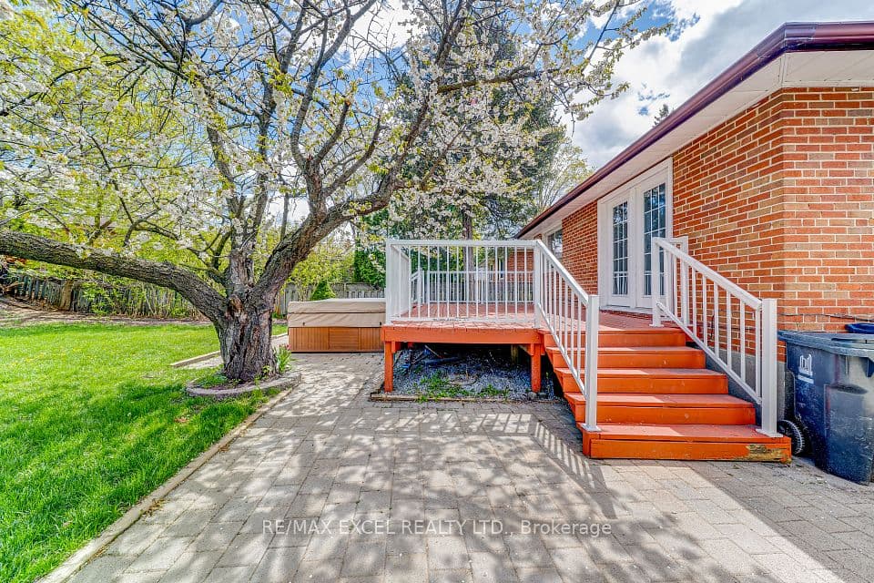 51 Tordale Crescent, Toronto, ON M1P 3X6 – photo 3