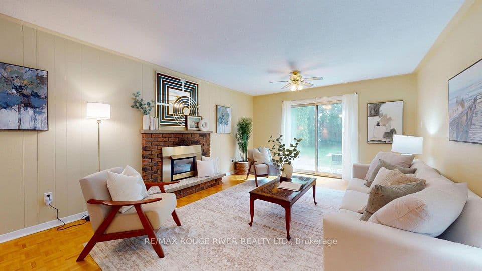 33 Pepper Tree Drive, Toronto, ON M1C 1Y5 – main photo