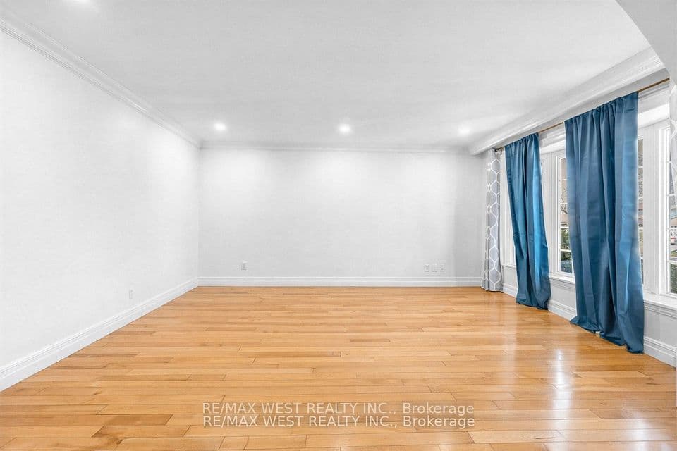 578 Bellamy Road N, Toronto, ON M1H 1G4 – photo 2