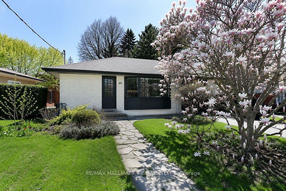 33 Stag Hill Drive, Toronto, ON M4B 1K8 – main photo