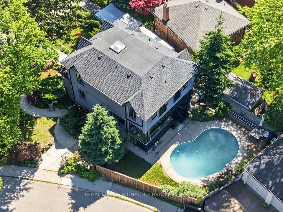 32 Cliffcrest Drive, Toronto, ON M1M 2K2 – main photo