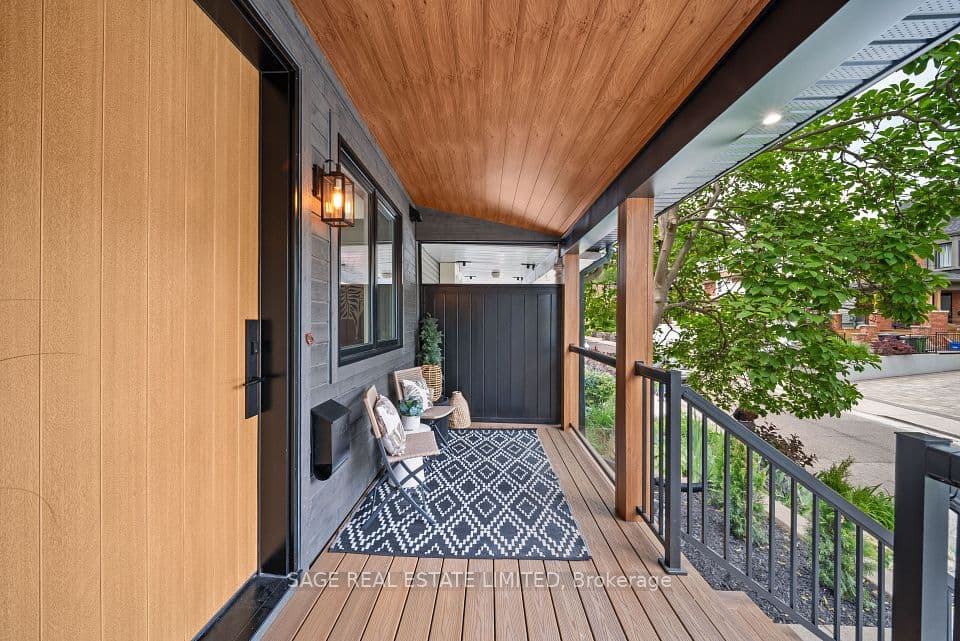 116 Lee Avenue, Toronto, ON M4E 2P3 – photo 3