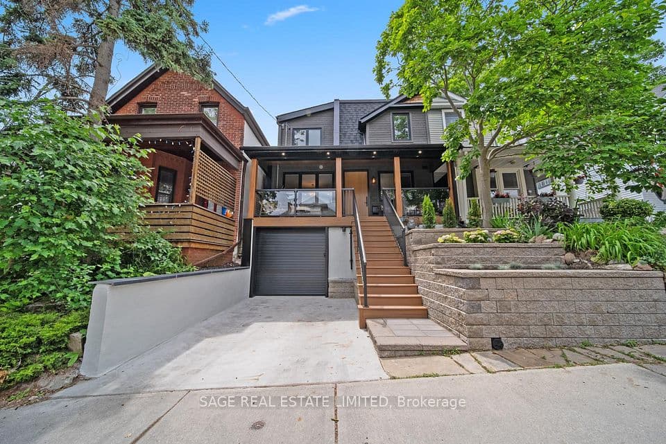 116 Lee Avenue, Toronto, ON M4E 2P3 – main photo