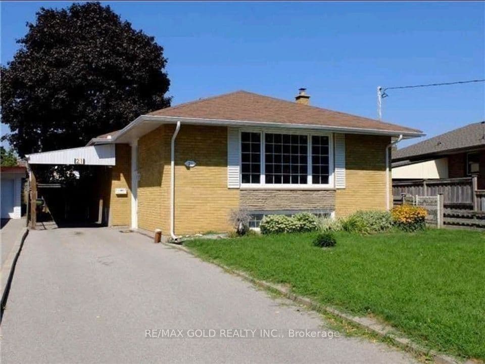 21 Earlton Road, Toronto, ON M1T 2R4 – main photo