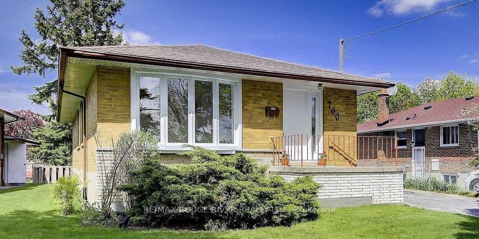 760 Brimorton Drive, Toronto, ON M1G 2S5 – main photo