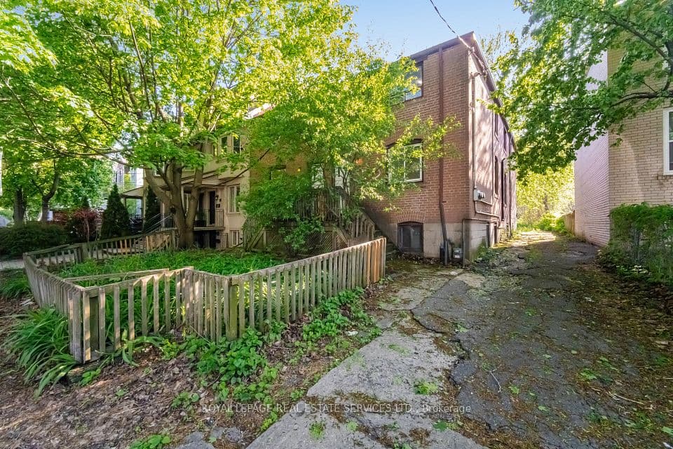 76-78 Lewis Street, Toronto, ON M4M 2H3 – main photo