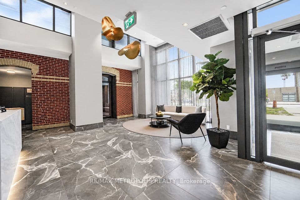 286 Main Street 421, Toronto, ON M4C 0B3 – photo 2