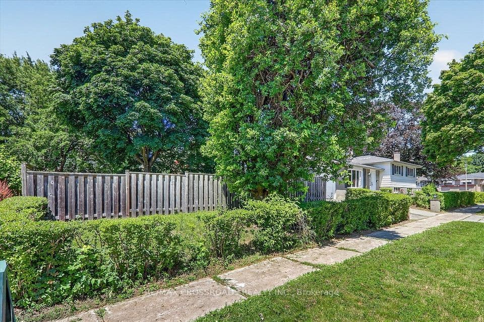 10 Gillbank Crescent S, Toronto, ON M1E 4H9 – photo 3