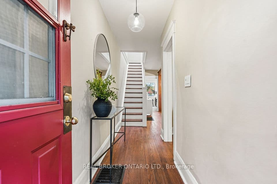 136 Blantyre Avenue, Toronto, ON M1N 2R5 – photo 3