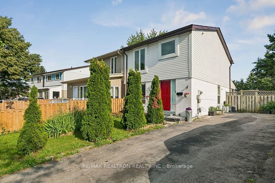 25 Whiteleas Avenue, Toronto, ON M1B 1W8 – main photo