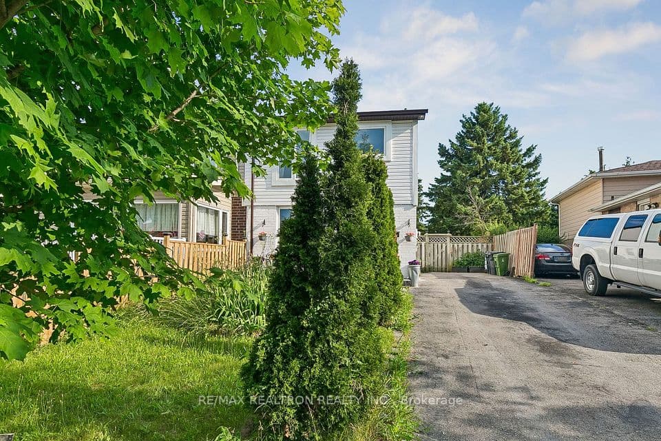 25 Whiteleas Avenue, Toronto, ON M1B 1W8 – photo 3