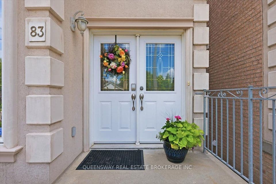 83 Floyd Avenue, Toronto, ON M4K 2B3 – photo 3