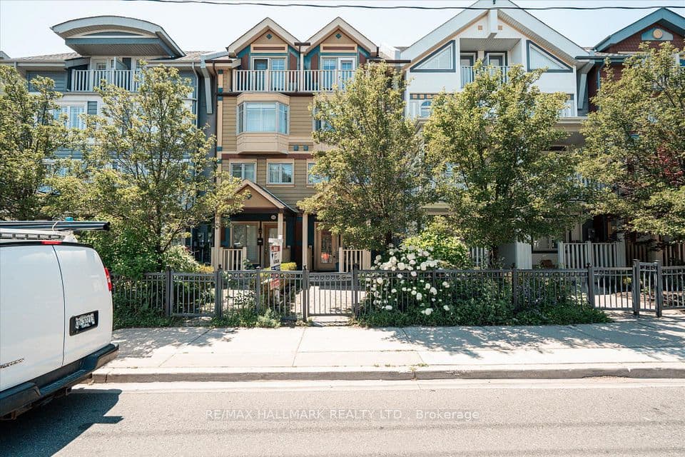 82 Woodbine Avenue, Toronto, ON M4L 2A2 – photo 2
