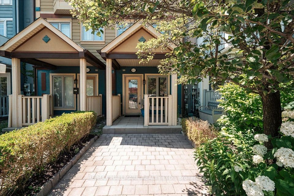 82 Woodbine Avenue, Toronto, ON M4L 2A2 – photo 3