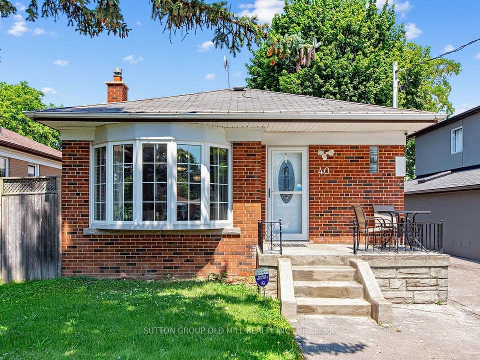 40 Tansley Avenue, Toronto, ON M1J 1P3 – main photo