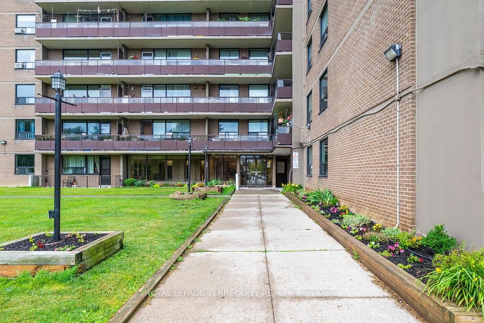 180 Markham Road 816, Toronto, ON M1M 2Z9 – photo 2