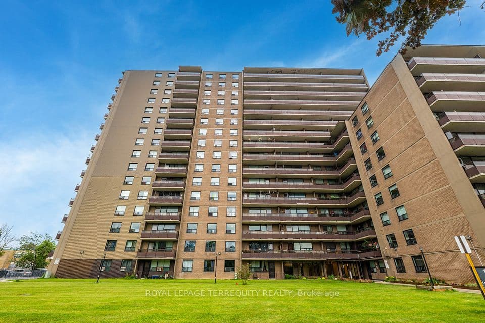 180 Markham Road 816, Toronto, ON M1M 2Z9 – main photo