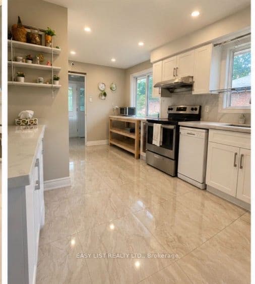 15 Summerglade Drive, Toronto, ON M1S 1W8 – main photo