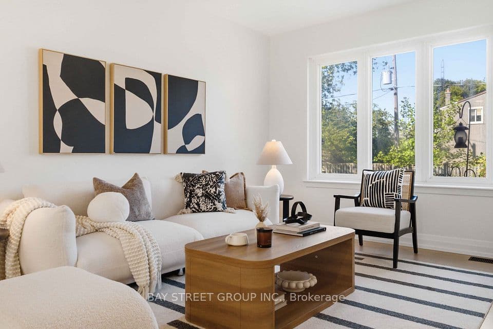 115 Bergen Road, Toronto, ON M1P 1S3 – main photo