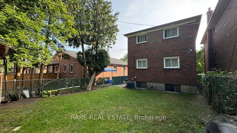 167 Magnolia Avenue, Toronto, ON M1K 3K7 – photo 3