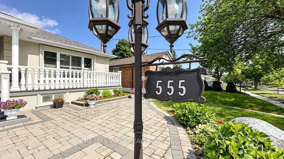 555 McCowan Road, Toronto, ON M1J 1J7 – photo 2