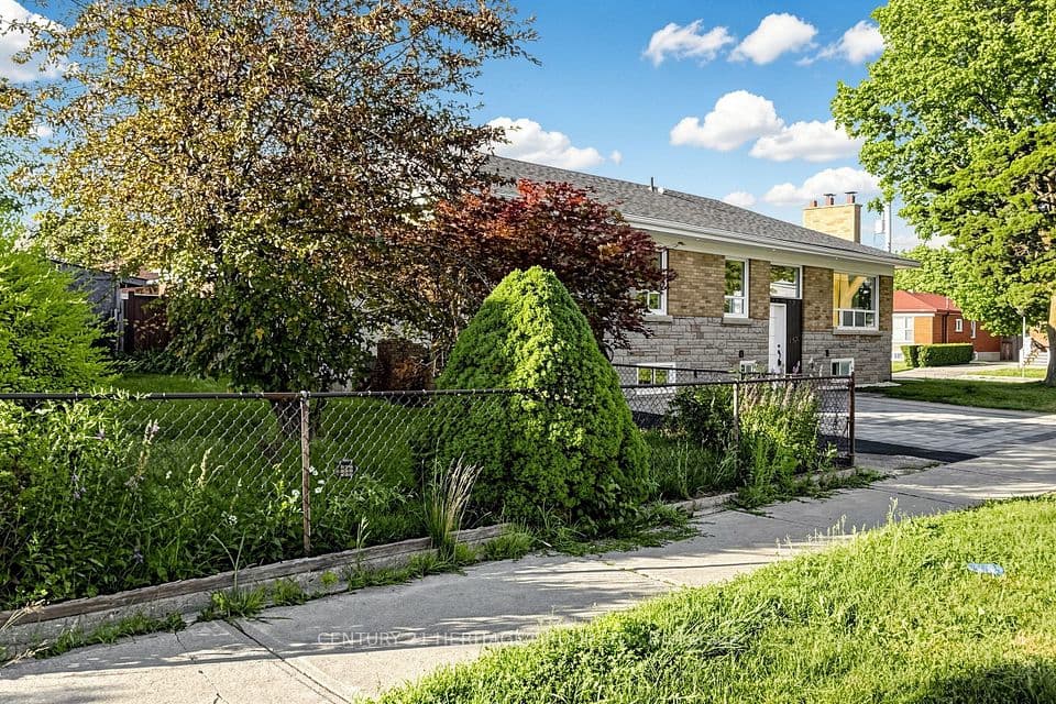 48 Kecala Road, Toronto, ON M1P 1K6 – photo 2