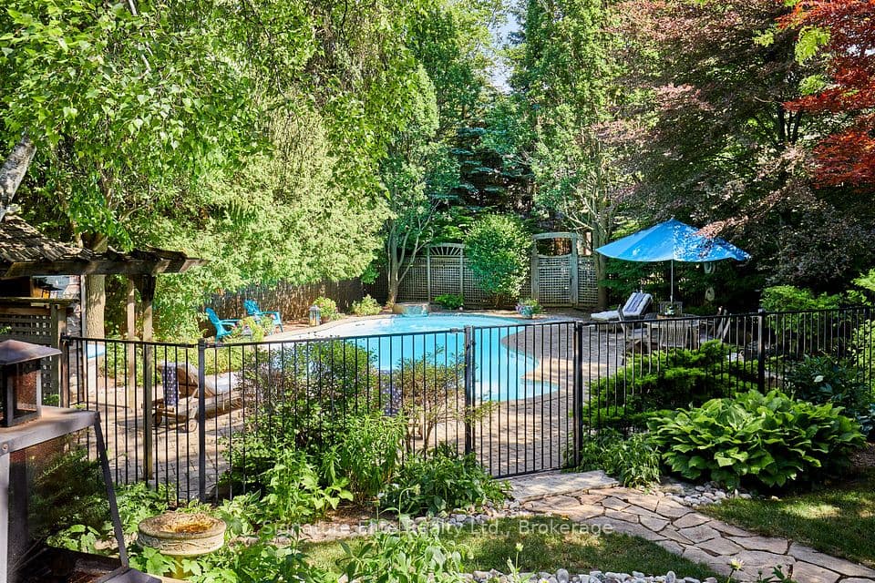 1 Pine Ridge Drive, Toronto, ON M1M 2X2 – photo 2