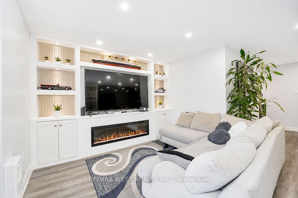 50 Scarborough Golf Club Road 159, Toronto, ON M1M 3T5 – photo 2