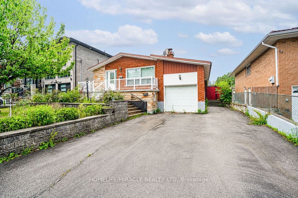 1074 Midland Avenue, Toronto, ON M1K 4G9 – photo 3