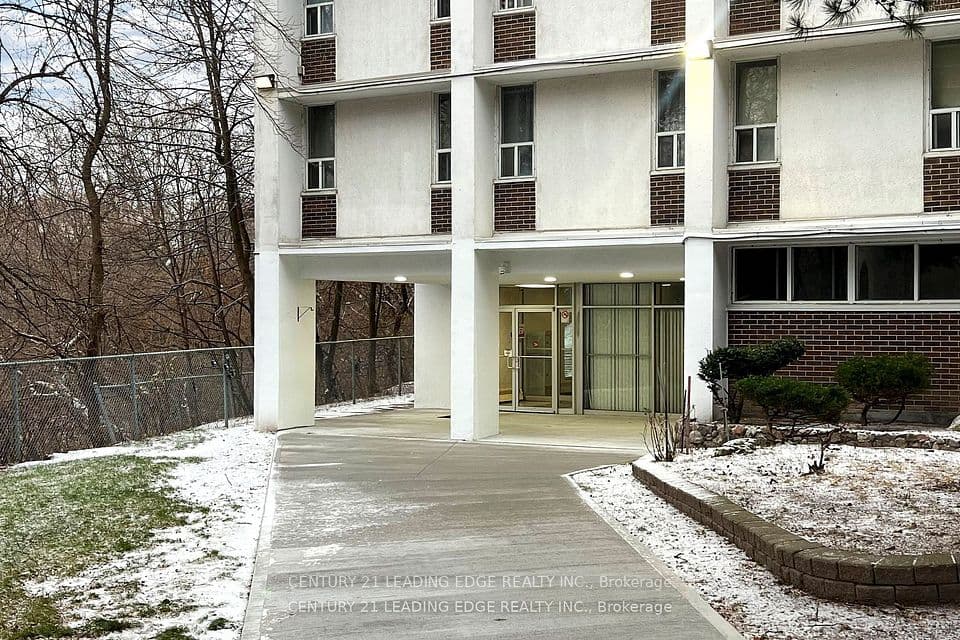 2245 Eglinton Avenue E 1005, Toronto, ON M1K 2N3 – photo 3