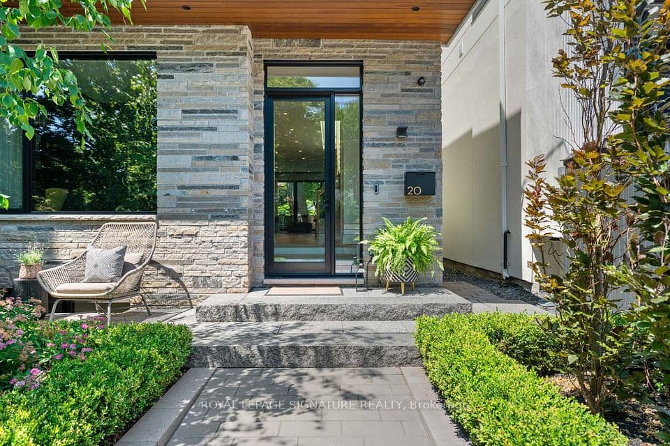 20 Duart Park Road, Toronto, ON M4E 1J2 – photo 3