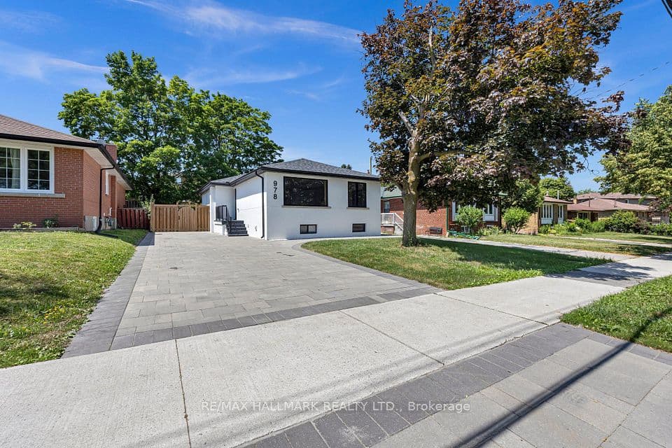 978 Midland Avenue, Toronto, ON M1K 4G6 – photo 2