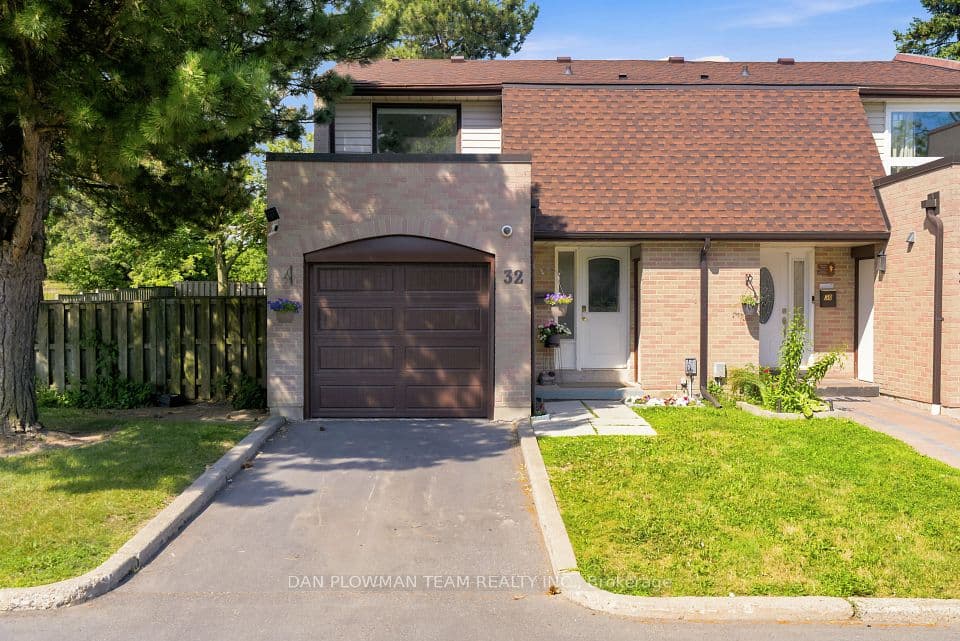 11 Livonia Place 32, Toronto, ON M1E 4W5 – main photo