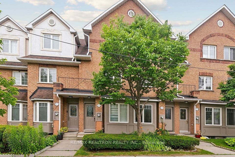25 Hedge End Road, Toronto, ON M1B 5Z4 – main photo