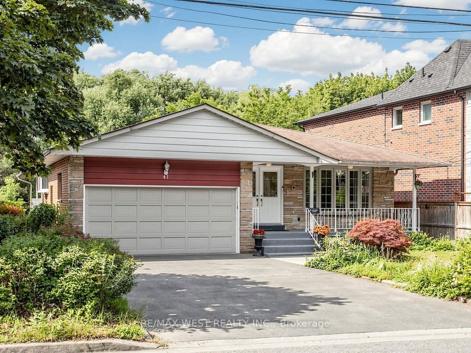 41 Burnview Crescent, Toronto, ON M1H 1B4 – main photo