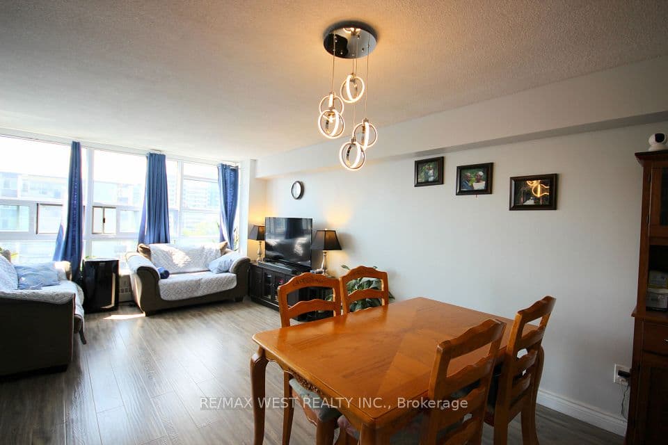 3380 Eglinton Avenue E 801, Toronto, ON M1J 3L6 – photo 2