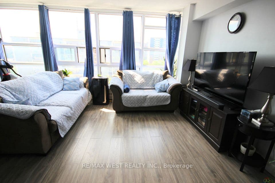 3380 Eglinton Avenue E 801, Toronto, ON M1J 3L6 – photo 3