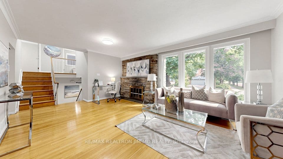 40 Ravencliff Crescent, Toronto, ON M1T 1R8 – photo 3