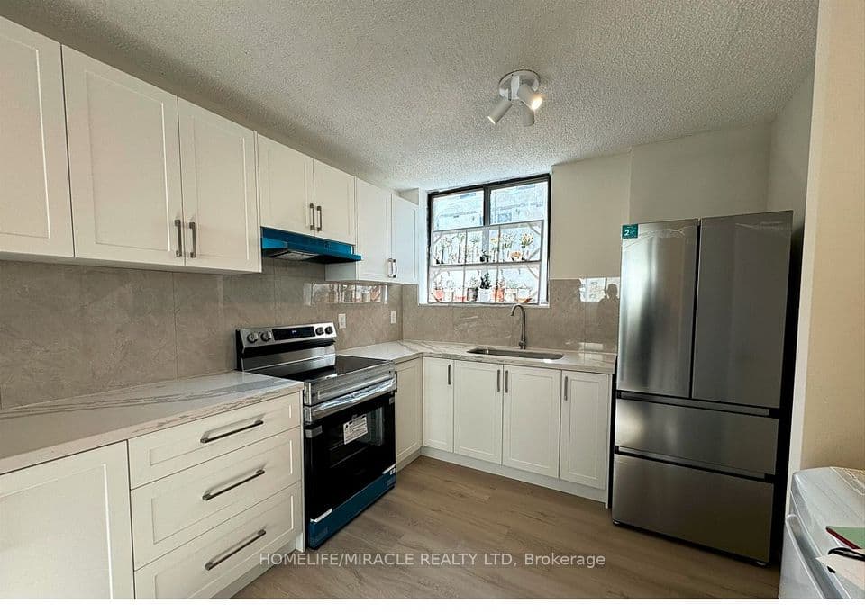 665 Kennedy Road 303, Toronto, ON M1K 5E2 – photo 2