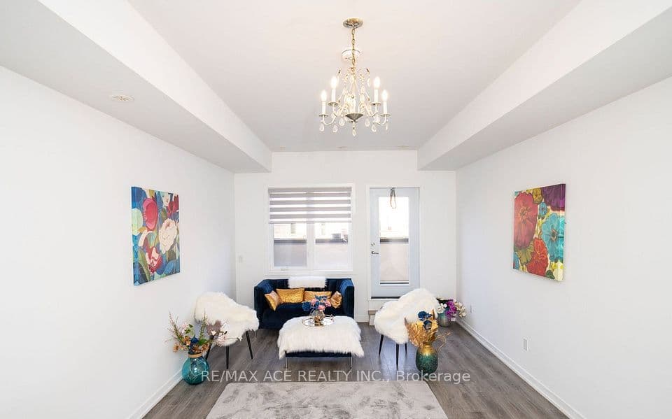 3686 St Clair Avenue E 105, Toronto, ON M1M 0E4 – photo 2