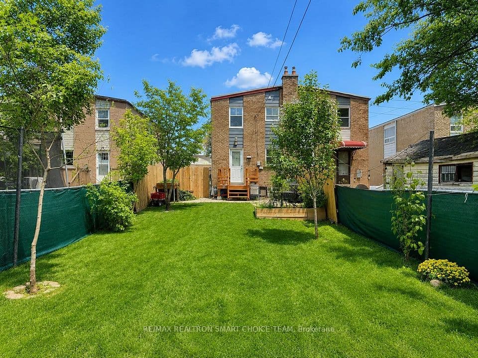 783 Birchmount Road, Toronto, ON M1K 1R7 – photo 2