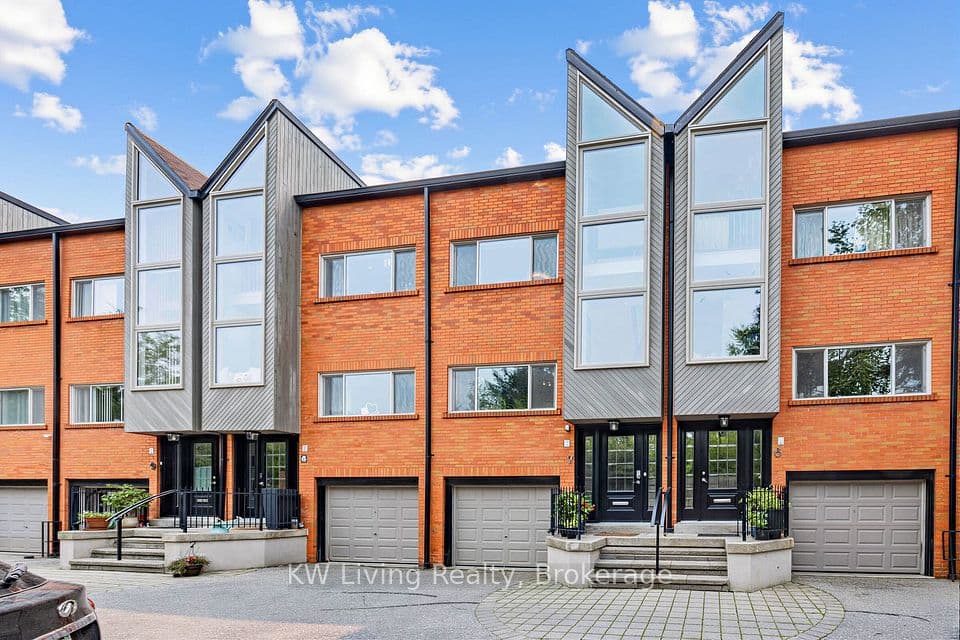 155 Woodbine Avenue TH7, Toronto, ON M4L 3P1 – main photo