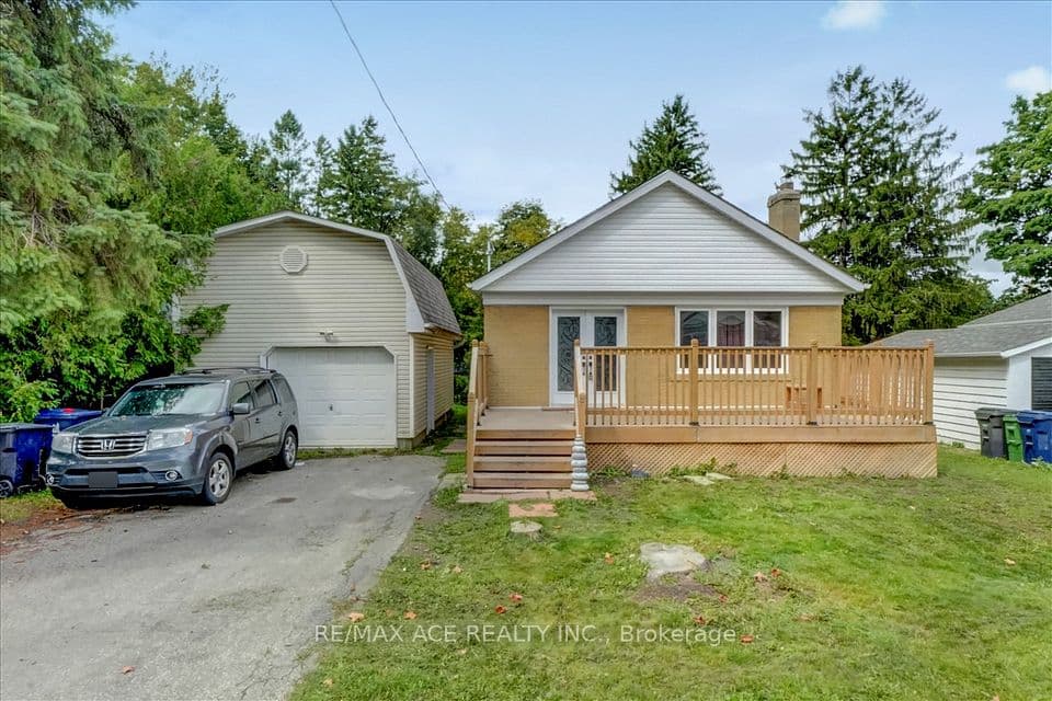 20 Martindale Road, Toronto, ON M1M 2B7 – main photo