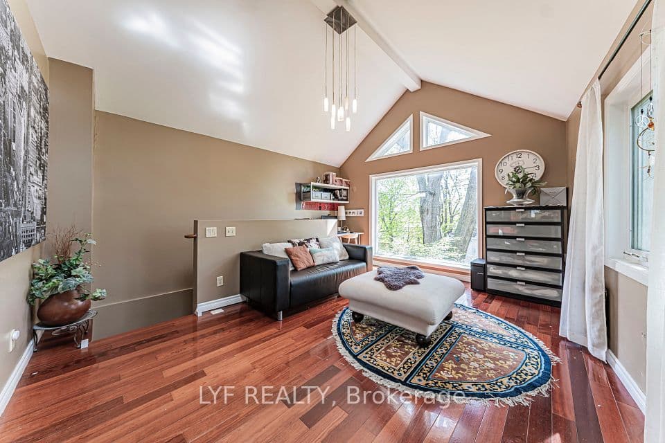 75 Shilton Road, Toronto, ON M1S 2J8 – main photo