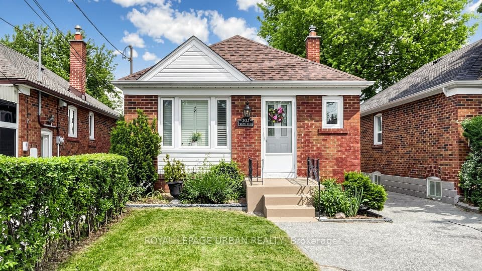 202 Virginia Avenue, Toronto, ON M4C 2T7 – main photo
