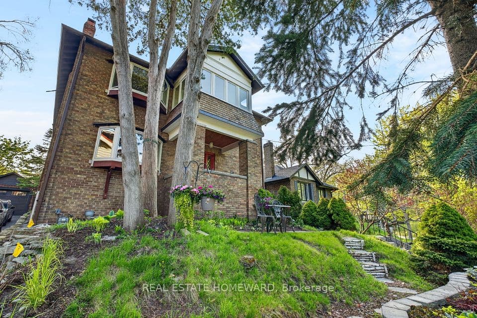 128 Glen Manor Drive, Toronto, ON M4E 2X6 – photo 2