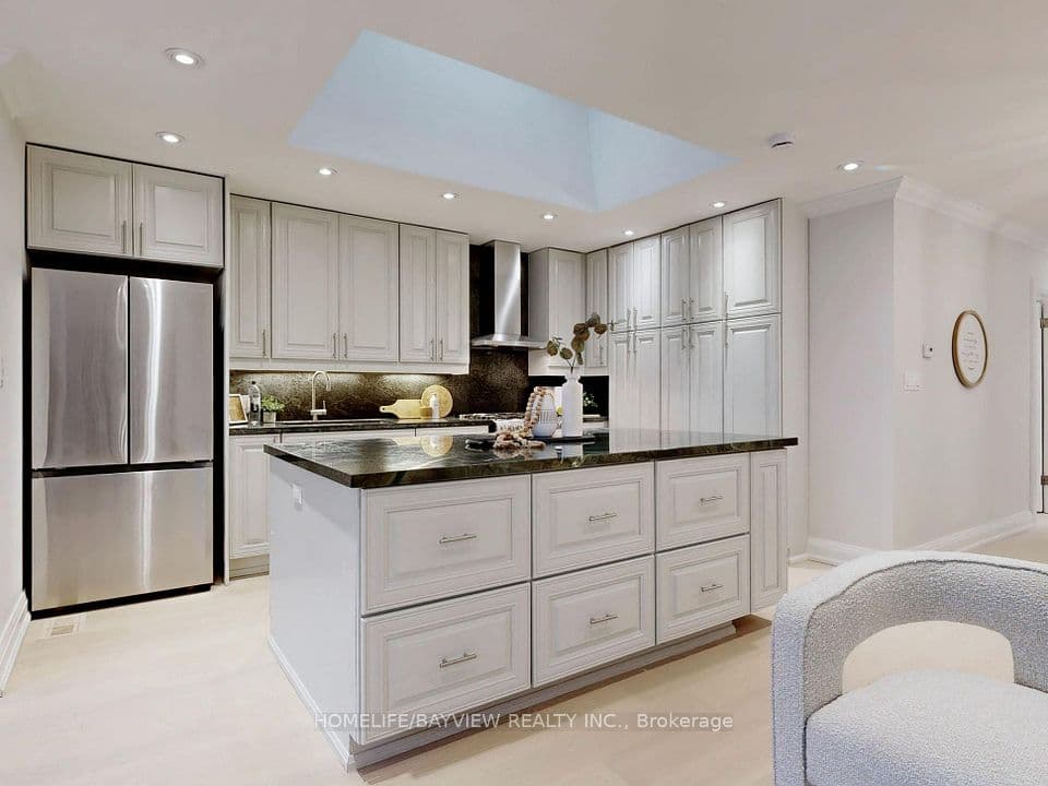 1607 Woodbine Heights Boulevard, Toronto, ON M4B 3A3 – photo 3